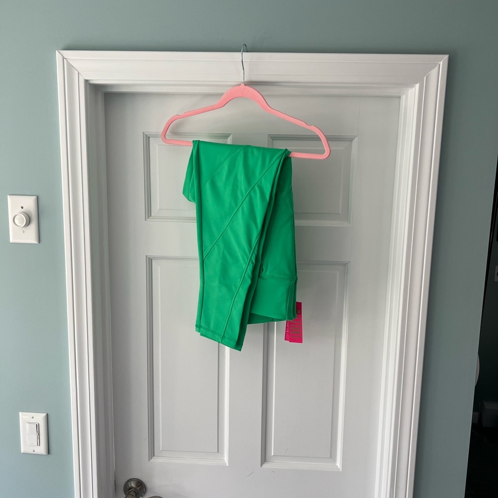 NWT XXL Lilly Pulitzer Weekender high rise leggings! Very hard to find!